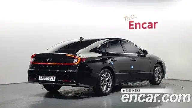 Hyundai Sonata Hybrid 2022 — Photo 22/34