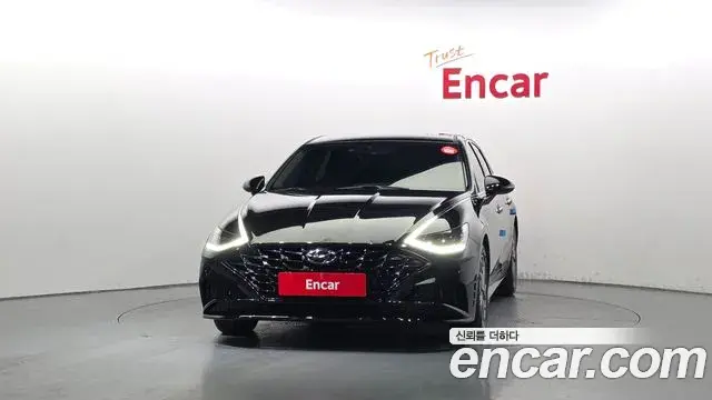 Hyundai Sonata Hybrid 2022 — Photo 16/34