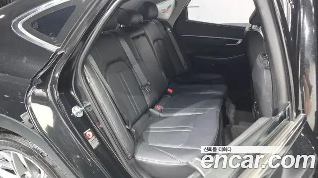 Hyundai Sonata Hybrid 2022 — Photo 19/34