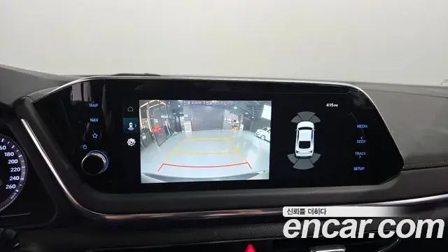 Hyundai Sonata Hybrid 2022 — Photo 26/34