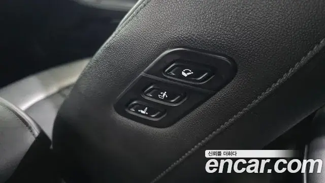 Hyundai Sonata Hybrid 2022 — Photo 12/34