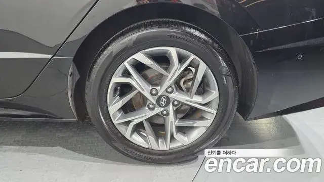 Hyundai Sonata Hybrid 2022 — Photo 31/34