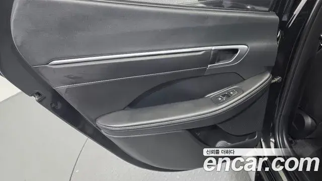 Hyundai Sonata Hybrid 2022 — Photo 34/34