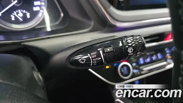 Hyundai Sonata Hybrid 2022 — Photo 30/34