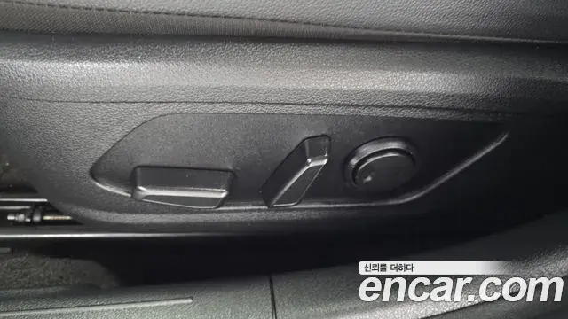 Hyundai Sonata Hybrid 2022 — Photo 28/34