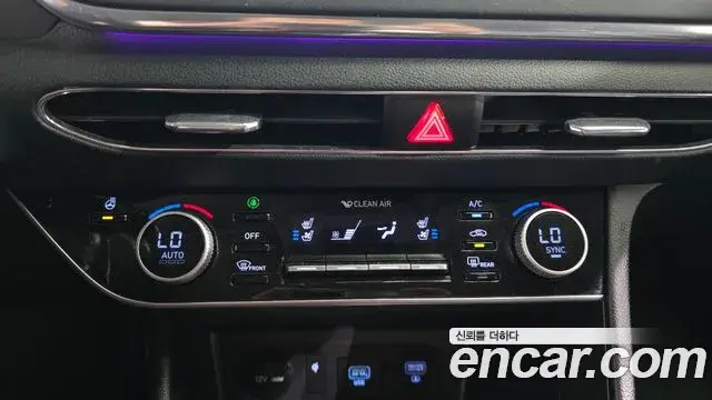 Hyundai Sonata Hybrid 2022 — Photo 15/34