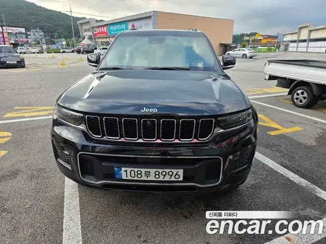 Jeep Grand Cherokee 2021 — Фото 1/20