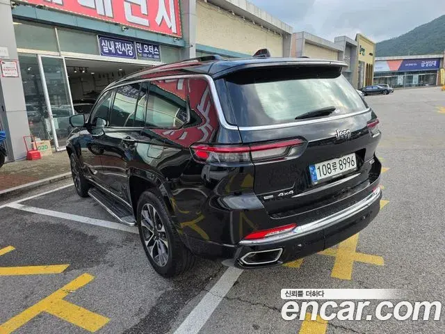 Jeep Grand Cherokee 2021 — Фото 6/20