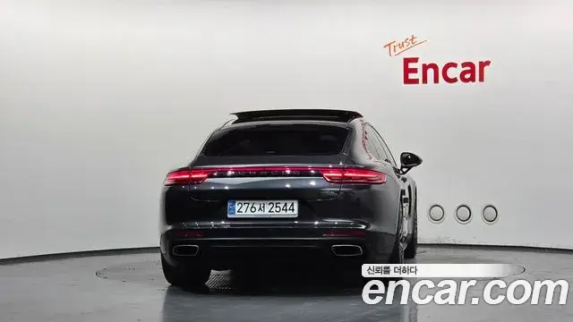 Porsche Panamera 2018 — ფოტო 1/20