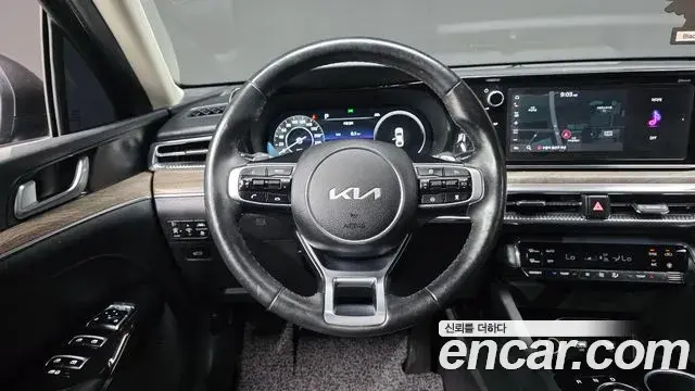 Kia K5 2021 — Şəkil 34/34