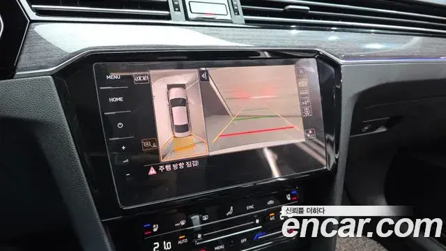 Volkswagen Passat GT 2022 — Photo 33/33