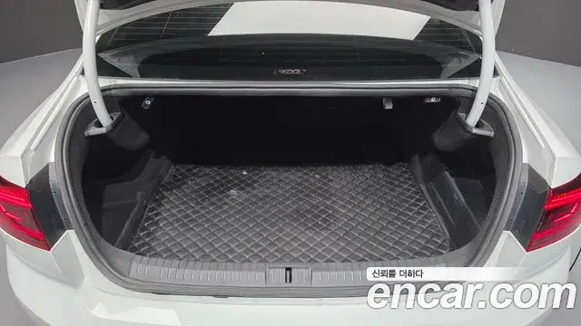 Volkswagen Passat GT 2022 — Photo 7/33