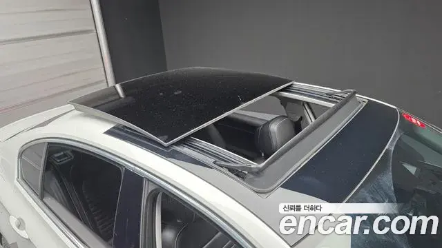 Volkswagen Passat GT 2022 — Photo 1/33