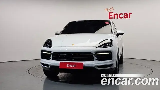 Porsche Cayenne 2020 — ფოტო 16/37