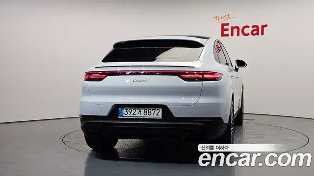 Porsche Cayenne 2020 — ფოტო 4/37