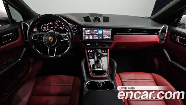 Porsche Cayenne 2020 — ფოტო 11/37