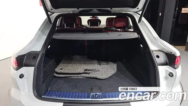 Porsche Cayenne 2020 — ფოტო 10/37