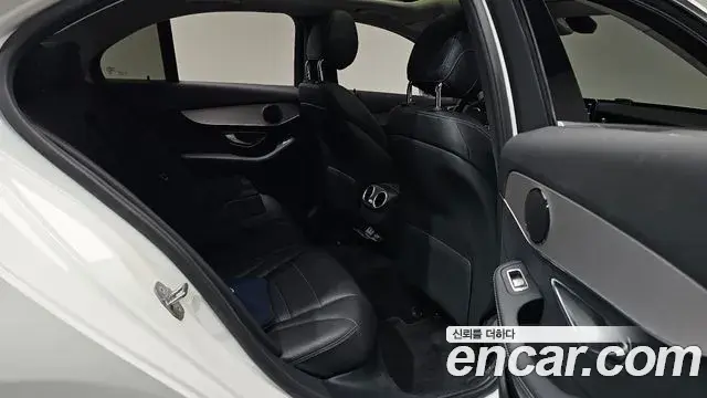 Mercedes-Benz C-Class 2020 — ფოტო 24/34