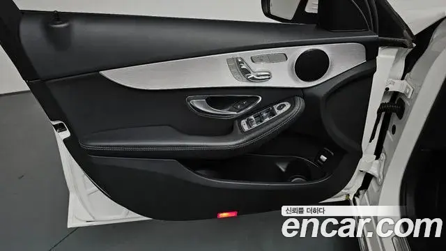 Mercedes-Benz C-Class 2020 — ფოტო 26/34