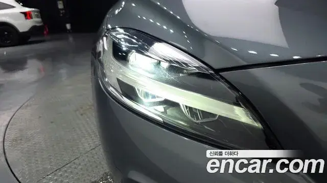 Volvo V40 Cross Country 2018 — Şəkil 13/30