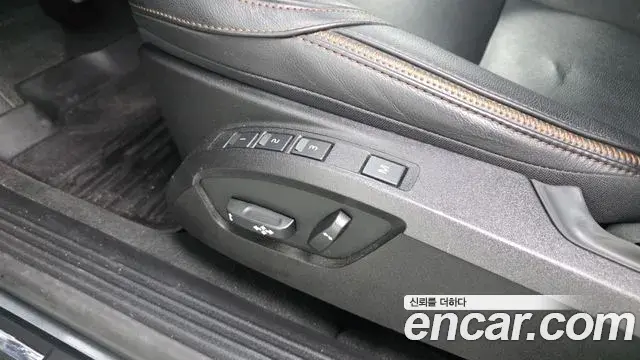 Volvo V40 Cross Country 2018 — Şəkil 6/30
