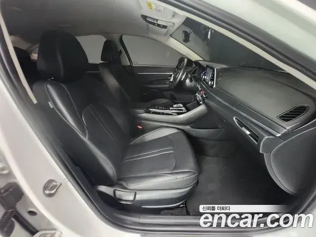 Hyundai Sonata 2022 — Фото 8/20