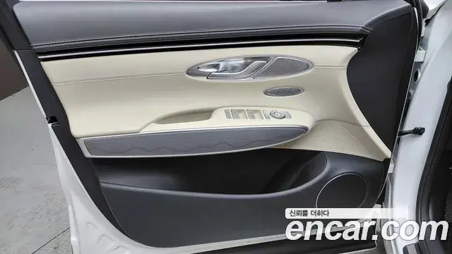Genesis GV70 2023 — Şəkil 18/31