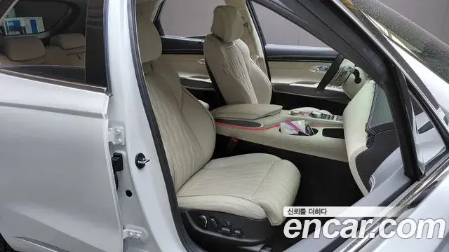 Genesis GV70 2023 — Şəkil 9/31