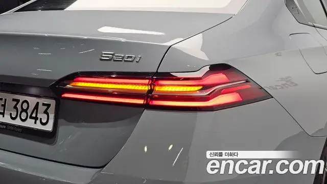 BMW 5 Series 2024 — Photo 34/35