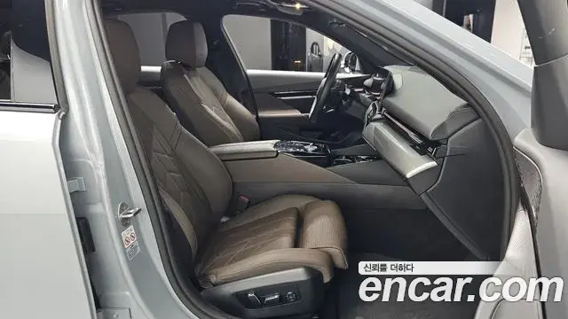 BMW 5 Series 2024 — Photo 20/35