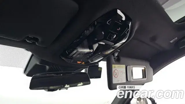 BMW 5 Series 2024 — Photo 33/35