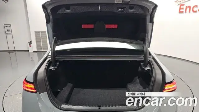 BMW 5 Series 2024 — Photo 15/35