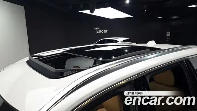 Volvo XC90 2019 — Şəkil 31/35