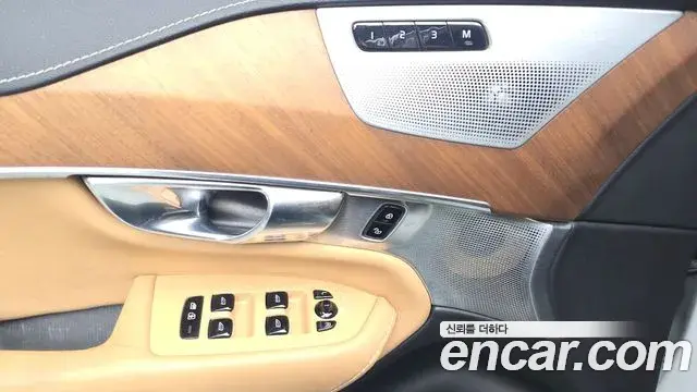 Volvo XC90 2019 — Şəkil 2/35