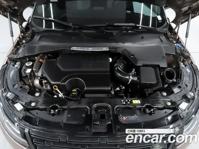 Land Rover Range Rover Evoque 2025 — ფოტო 15/20