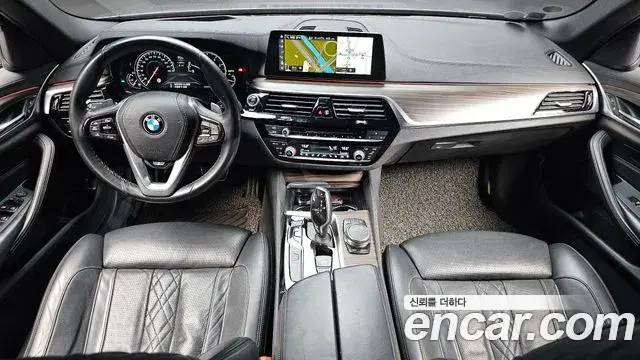 BMW 5 Series 2018 — Photo 19/20