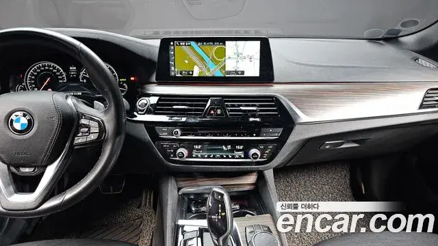 BMW 5 Series 2018 — Photo 2/20
