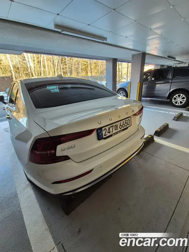 Volvo S60 2023 — ფოტო 9/16