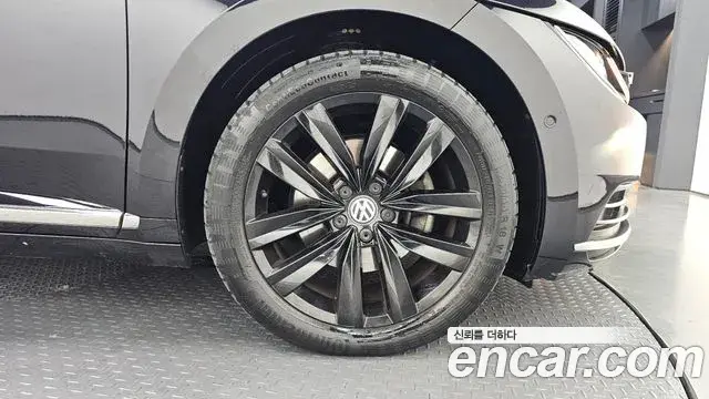 Volkswagen Arteon 2019 — Şəkil 17/31