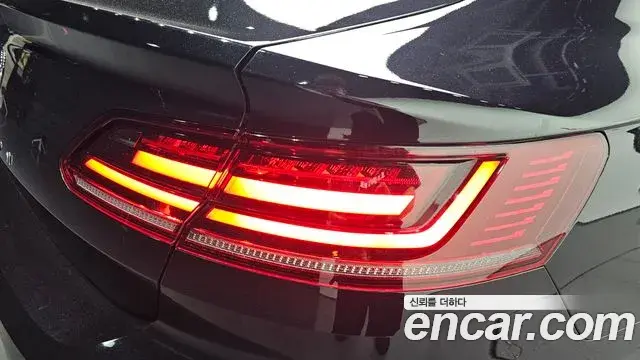 Volkswagen Arteon 2019 — Şəkil 29/31