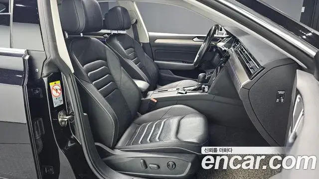 Volkswagen Arteon 2019 — Şəkil 12/31