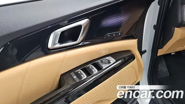 Kia Carnival 2022 — Фото 18/20