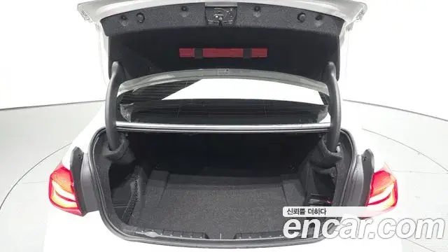 BMW 3 Series 2018 — Şəkil 14/20