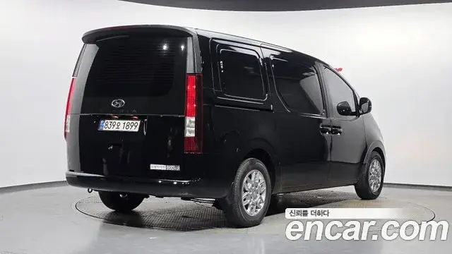 Hyundai Staria 2023 — Фото 2/20