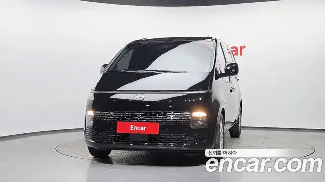 Hyundai Staria 2023 — Фото 3/20