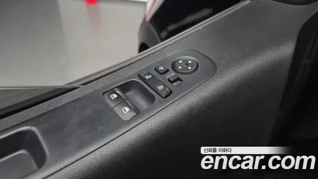 Hyundai Staria 2023 — ფოტო 7/30