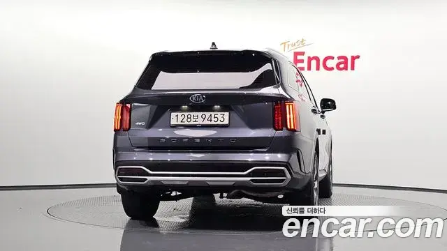 Kia Sorento 2021 — Фото 4/20