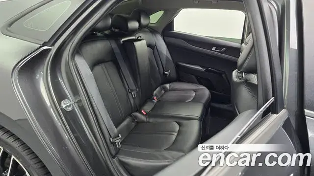 Kia K5 2020 — Şəkil 17/31