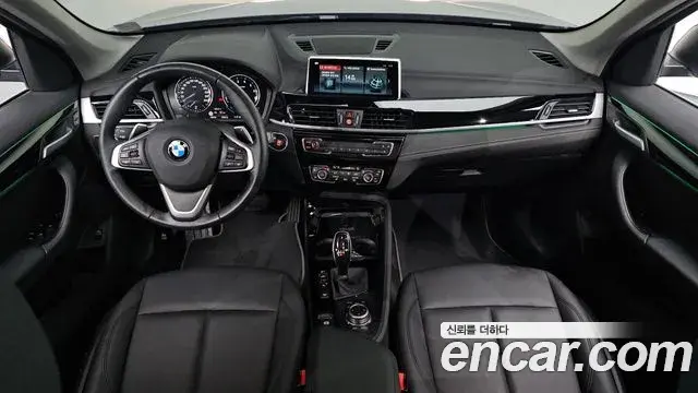 BMW X1 2022 — Şəkil 24/33
