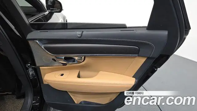 Volvo V90 Cross Country 2018 — Şəkil 24/32